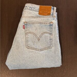 Levi's Classic Light Blue Straight Jeans